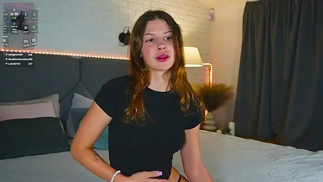 Snapshot of Liana___Li chatting on 11-27-25, 06:48 Liana Li online show from 11-27-25, 06:48