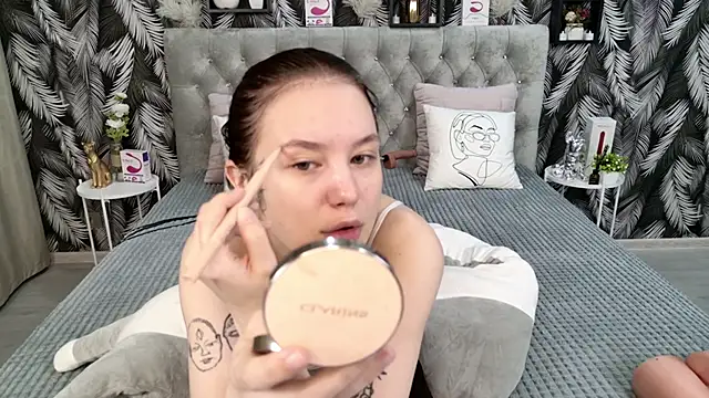 CarolineTenders online show from 01-08-26, 01:19