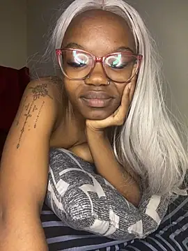 YummyMelanin117 online show from 10-17-25, 03:31