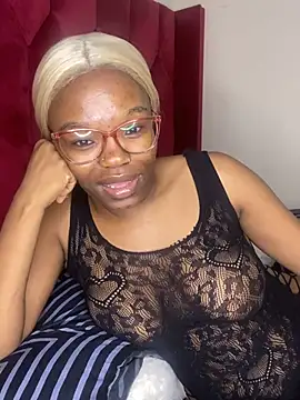 YummyMelanin117 online show from 02-18-26, 09:33