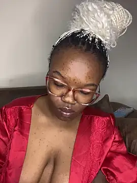 YummyMelanin117 online show from 04-16-26, 11:40