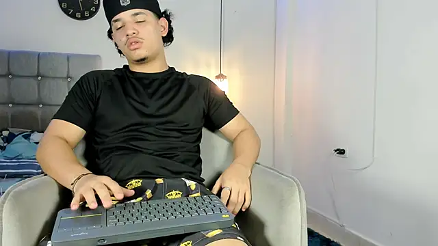 samxx muscle online show from 11-08-25, 01:00