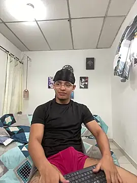 Snapshot of samxx_muscle chatting on 08-06-26, 12:07 samxx muscle online show from 08-06-26, 12:07