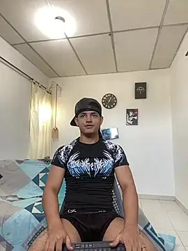 Snapshot of samxx_muscle chatting on 08-08-26, 03:03 samxx muscle online show from 08-08-26, 03:03