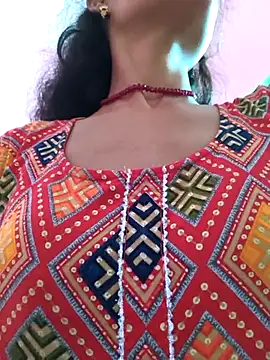 Snapshot of Eshna_Dabral chatting on 09-12-25, 04:23 Eshna Dabral online show from 09-12-25, 04:23