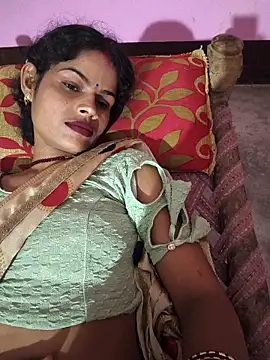 Snapshot of Eshna_Dabral chatting on 09-12-25, 04:29 Eshna Dabral online show from 09-12-25, 04:29