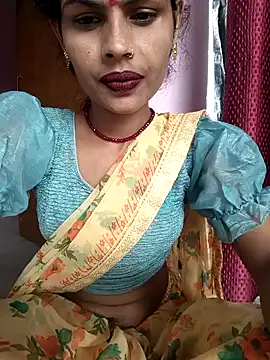 Snapshot of Eshna_Dabral chatting on 10-05-25, 08:34 Eshna Dabral online show from 10-05-25, 08:34