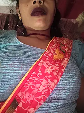 Snapshot of Eshna_Dabral chatting on 10-11-25, 02:48 Eshna Dabral online show from 10-11-25, 02:48