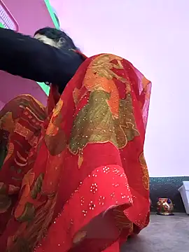 Snapshot of Eshna_Dabral chatting on 10-14-25, 01:28 Eshna Dabral online show from 10-14-25, 01:28