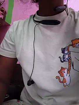 Snapshot of Eshna_Dabral chatting on 10-28-25, 02:59 Eshna Dabral online show from 10-28-25, 02:59