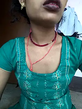 Snapshot of Eshna_Dabral chatting on 10-29-25, 02:47 Eshna Dabral online show from 10-29-25, 02:47