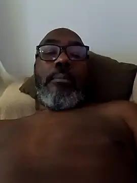 Snapshot of Bigmaumau54 chatting on 12-14-25, 02:28 Bigmaumau54 online show from 12-14-25, 02:28