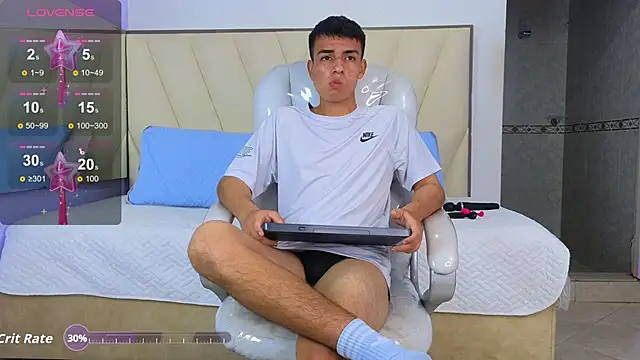 Hotboy21  online show from 11-19-25, 03:39