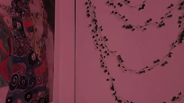 secret princess online show from 10-31-25, 10:33