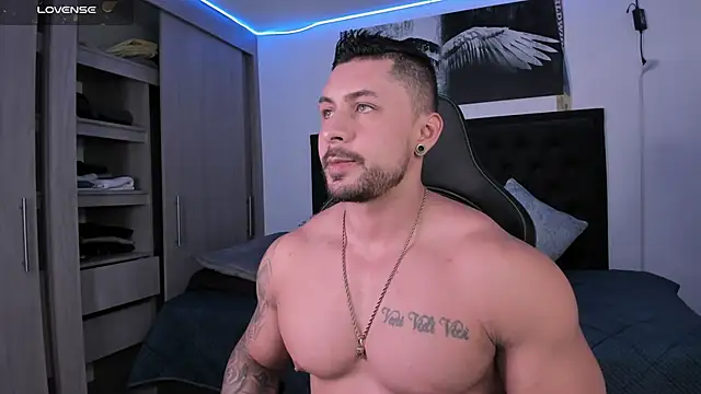 santi aesthetic online show from 09-19-25, 01:18