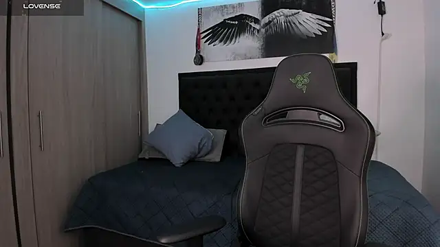 santi aesthetic online show from 09-23-25, 03:42