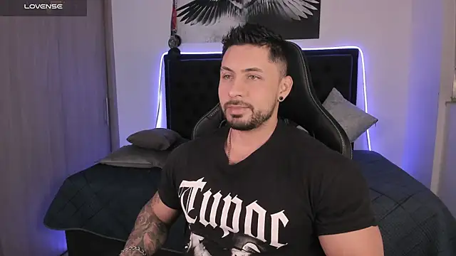 santi aesthetic online show from 04-23-26, 03:30