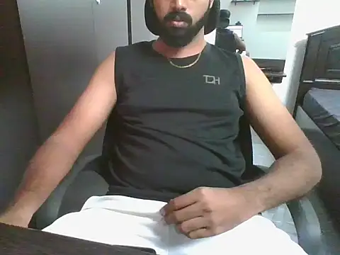 lovelyakash69 online show from 12-20-25, 07:15