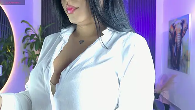 Snapshot of Lenna_s chatting on 02-08-26, 03:43 Lenna s online show from 02-08-26, 03:43