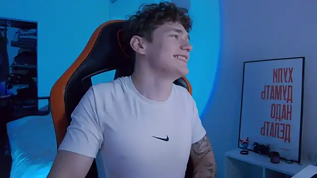 DanyDavis online show from 10-18-25, 01:23