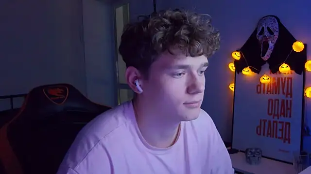 DanyDavis online show from 10-28-25, 10:12