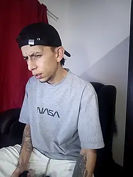 Snapshot of Chris__Jones chatting on 10-01-25, 04:07 Chris Jones online show from 10-01-25, 04:07