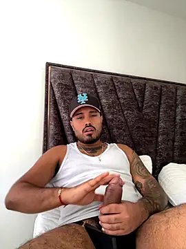 Snapshot of PapiStan chatting on 10-13-25, 09:26 PapiStan online show from 10-13-25, 09:26