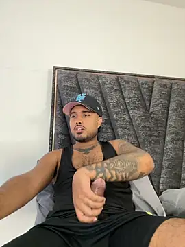 Snapshot of PapiStan chatting on 10-24-25, 10:28 PapiStan online show from 10-24-25, 10:28