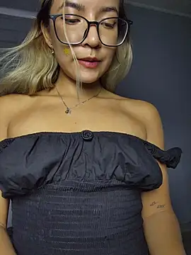 Pretty roxxyy online show from 02-08-26, 12:25