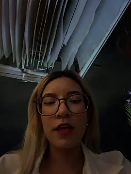 Pretty roxxyy online show from 02-11-26, 01:10