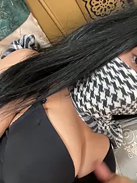 QueenLujaine online show from 01-17-26, 11:04