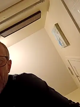 Snapshot of moasslicker chatting on 03-20-25, 09:04 moasslicker online show from 03-20-25, 09:04