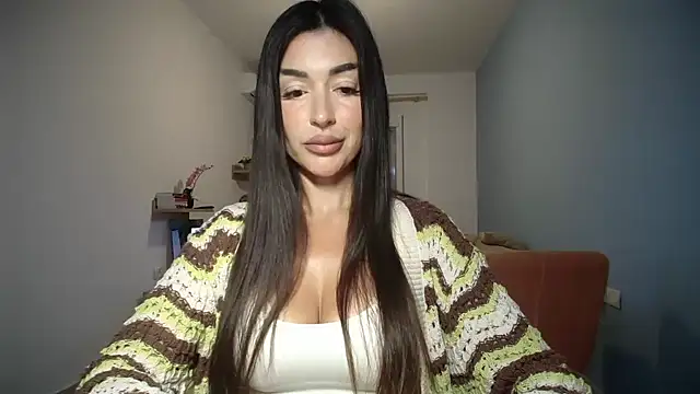 Snapshot of Bellavita_ chatting on 10-08-25, 04:26 Bellavita  online show from 10-08-25, 04:26
