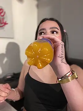 Snapshot of Cristina_pinkk chatting on 10-16-25, 02:23 Cristina pinkk online show from 10-16-25, 02:23