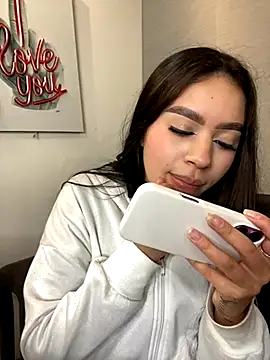 Snapshot of Cristina_pinkk chatting on 11-20-25, 02:56 Cristina pinkk online show from 11-20-25, 02:56