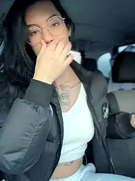 MeekyRich online show from 10-31-25, 01:17