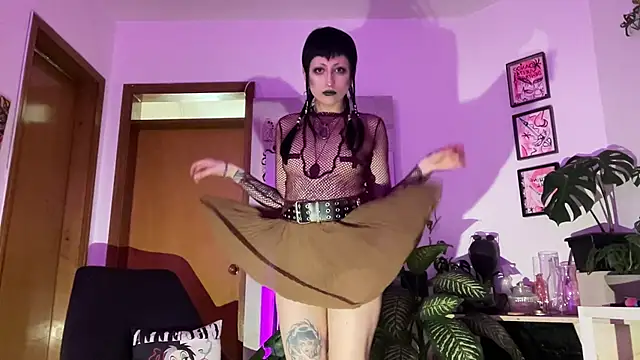 ELENA UMBRA online show from 11-27-25, 08:11