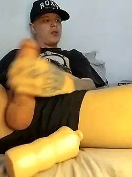 erickdlima1 online show from 10-08-25, 04:37