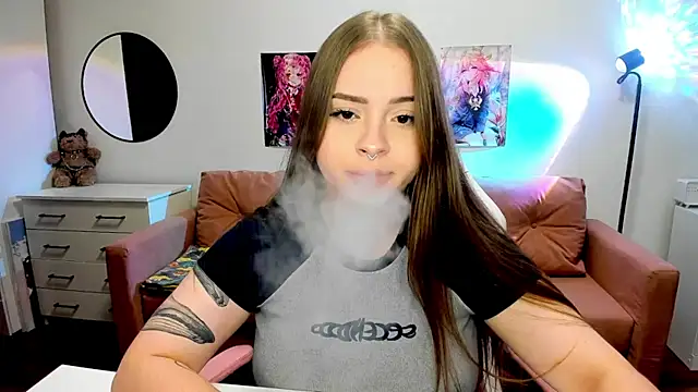 Snapshot of mistress_lain chatting on 09-17-25, 09:05 mistress lain online show from 09-17-25, 09:05