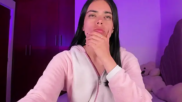 Snapshot of BellaSun_ chatting on 11-01-25, 04:36 BellaSun online show from 11-01-25, 04:36