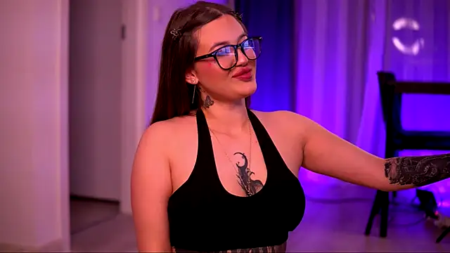 AryaDeluna online show from 10-24-25, 06:15