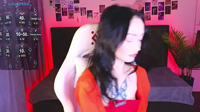  holly berry  online show from 09-16-25, 01:39