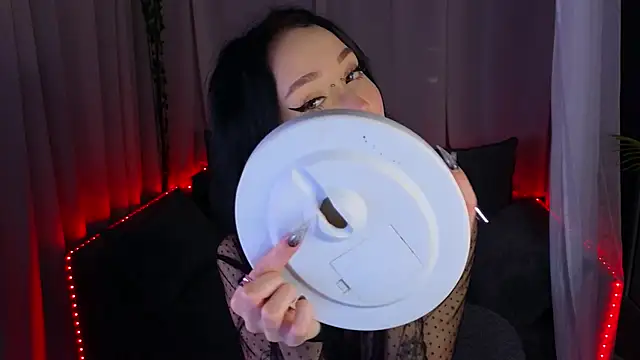  holly berry  online show from 10-25-25, 01:35