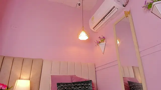  lucia 18 online show from 10-29-25, 06:42