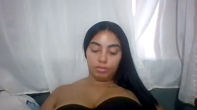 Snapshot of querida777 chatting on 09-16-25, 01:12 querida777 online show from 09-16-25, 01:12