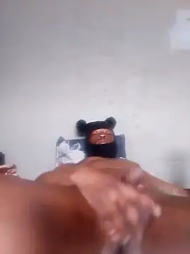 Snapshot of Chistow chatting on 10-17-25, 08:39 Chistow online show from 10-17-25, 08:39