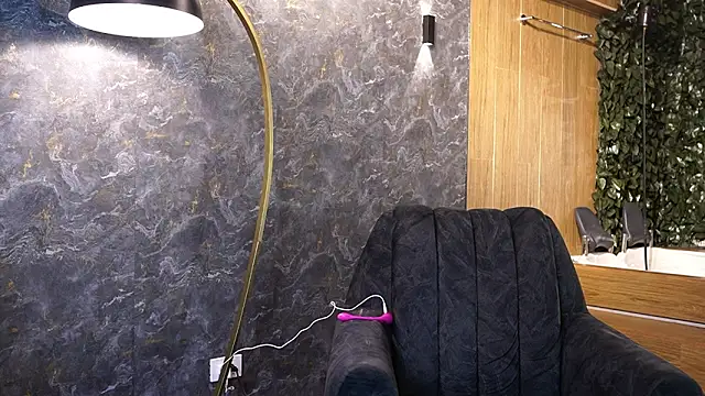 Snapshot of Susan_wall chatting on 02-05-26, 12:43 Susan wall online show from 02-05-26, 12:43