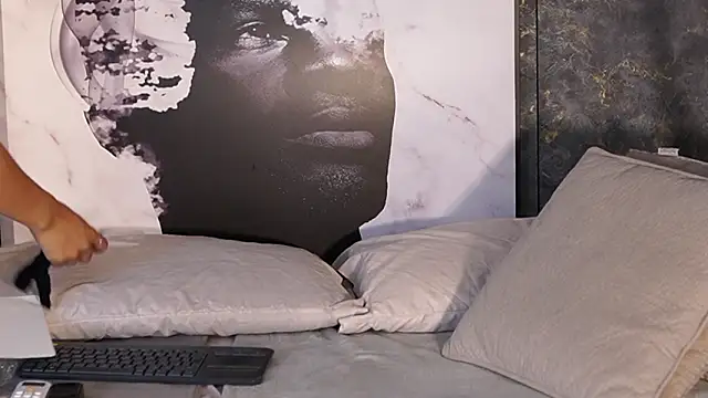 Snapshot of Susan_wall chatting on 02-21-26, 12:39 Susan wall online show from 02-21-26, 12:39