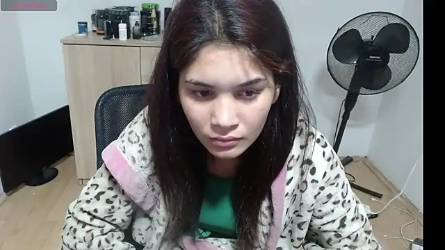 Snapshot of MalloryMyers chatting on 10-26-25, 06:58 MalloryMyers online show from 10-26-25, 06:58