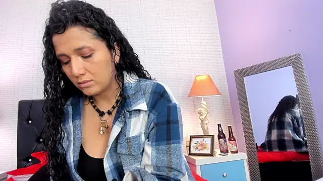 Dakota Rainbow22 online show from 09-25-25, 02:21